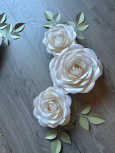 Load image into Gallery viewer, White Gold Dust Flower Set