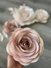 Load image into Gallery viewer, Pearl Rose Set
